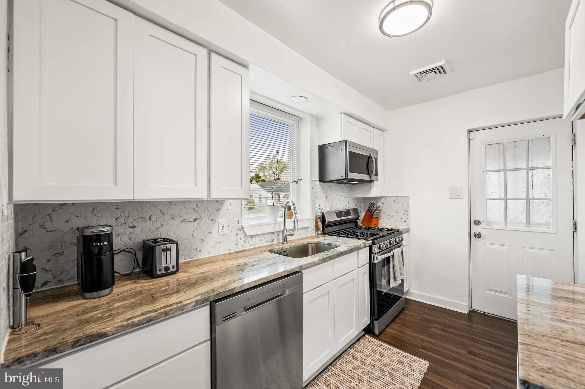 ACADEMY GARDENS - Residential