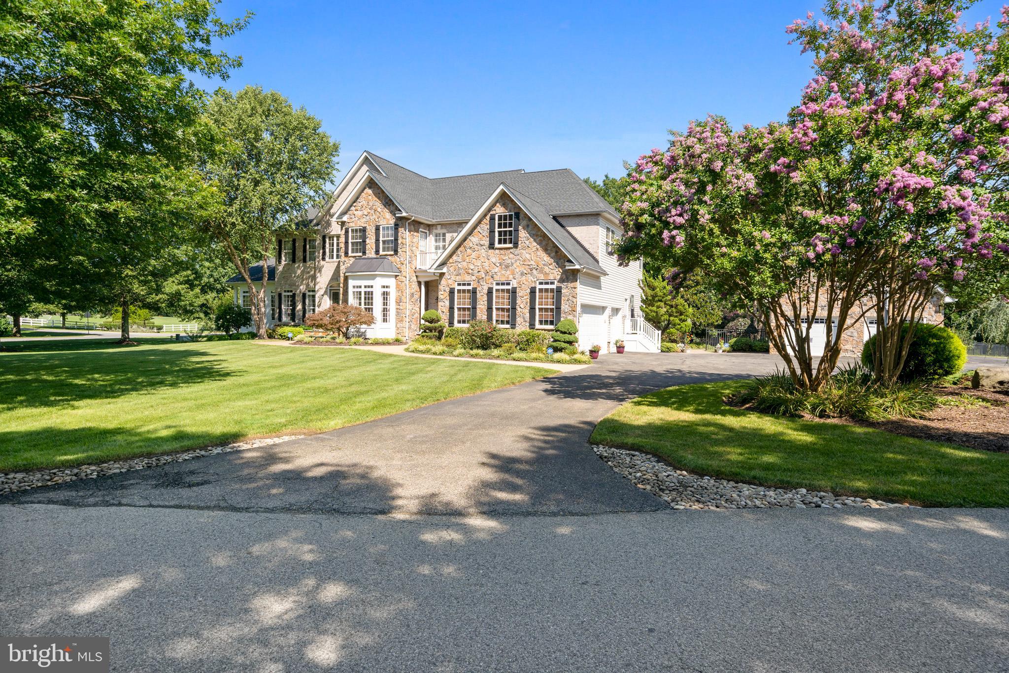 LYONS CREEK OVERLOOK - Residential