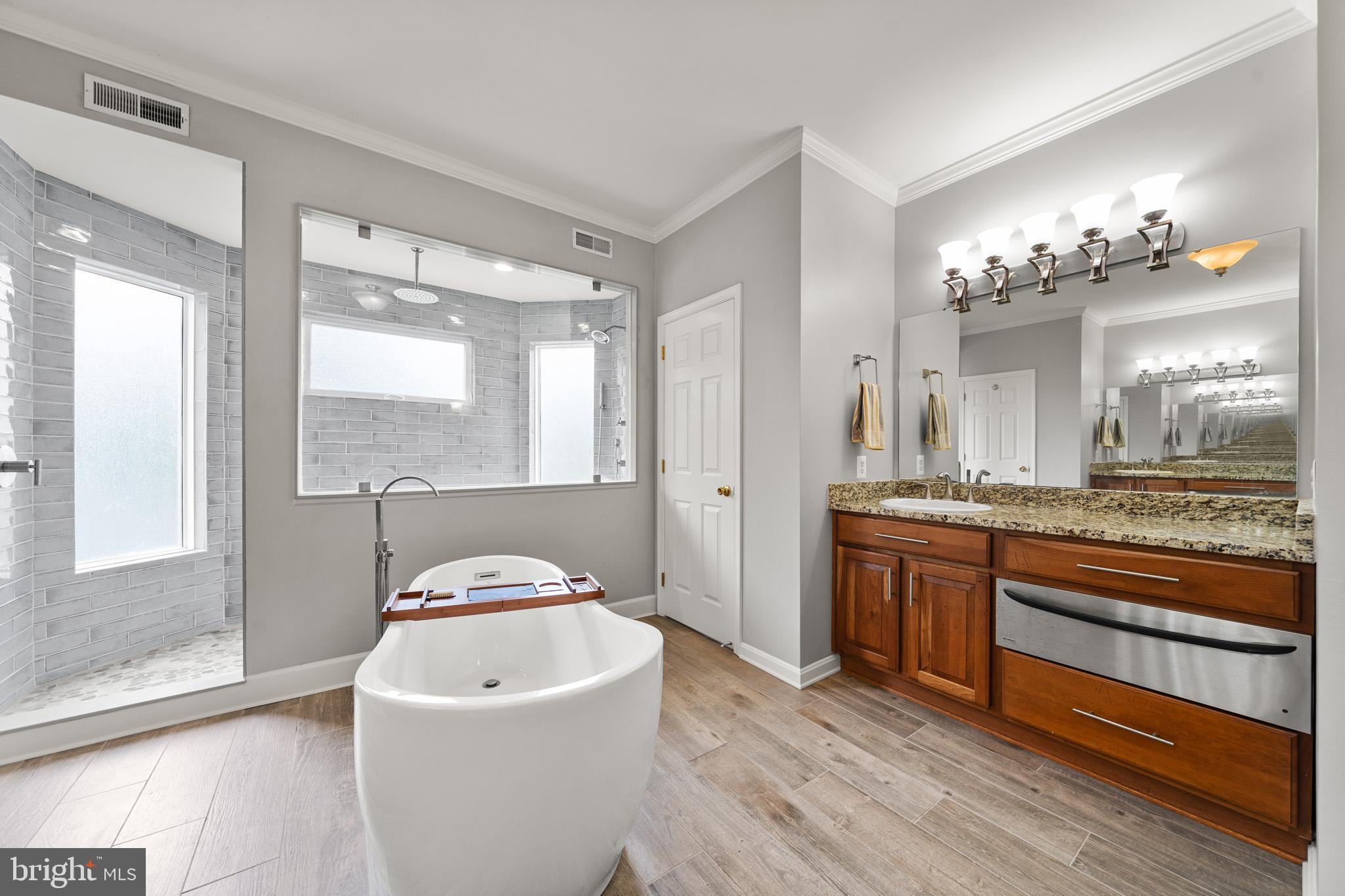 LYONS CREEK OVERLOOK - Residential