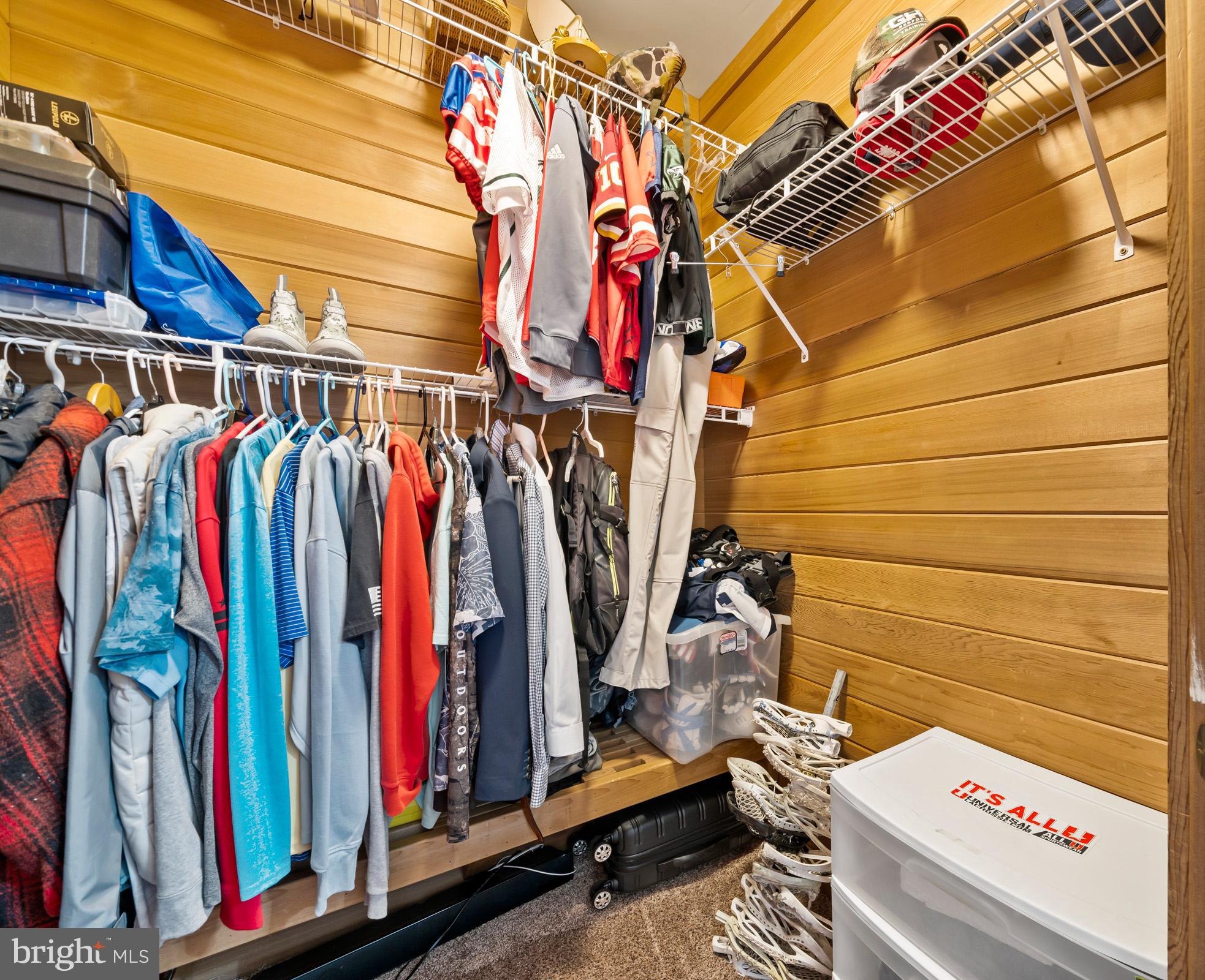 LYONS CREEK OVERLOOK - Residential