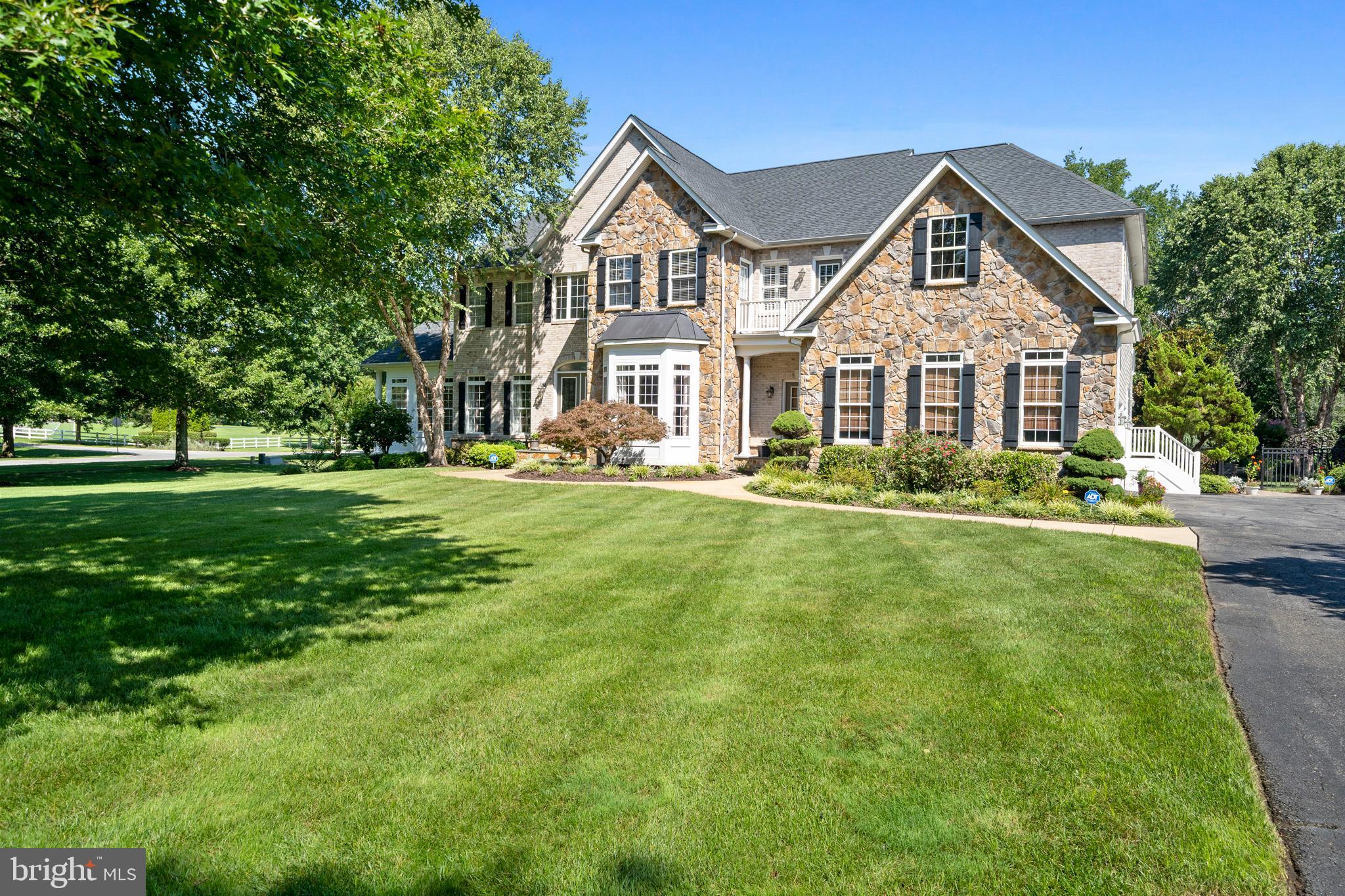 3120 LACROSSE COURT