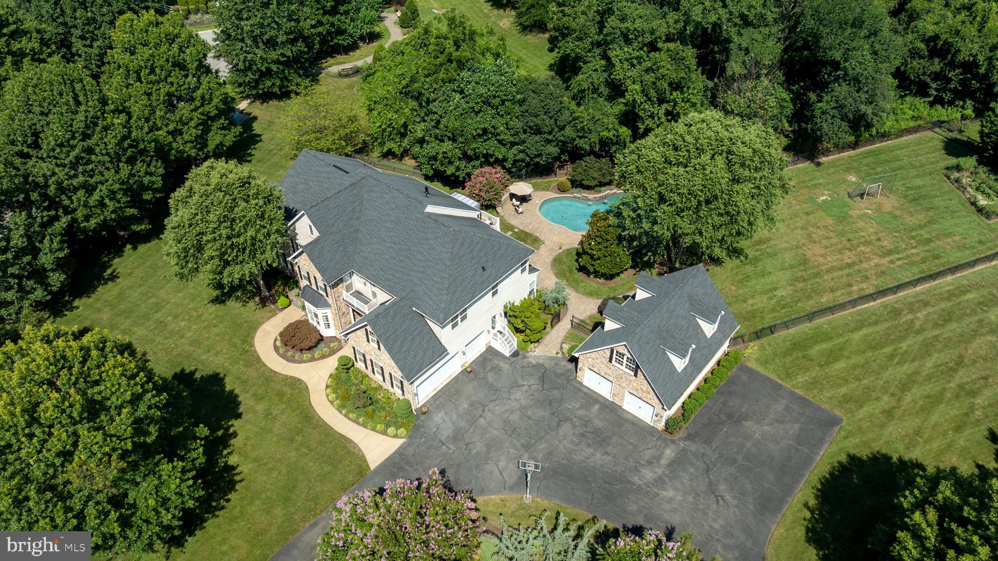 LYONS CREEK OVERLOOK - Residential