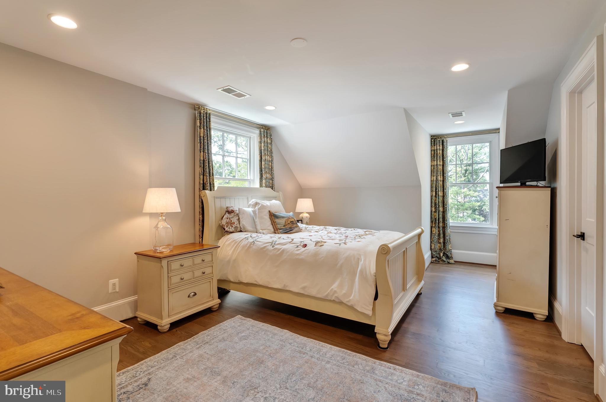 ALEXANDRIA - Residential