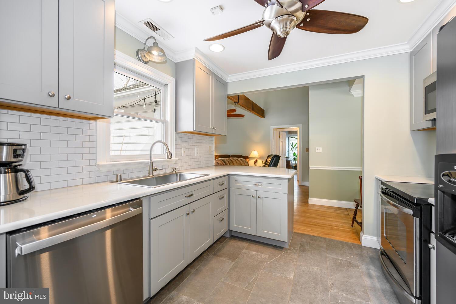 EDGE COVE - Residential