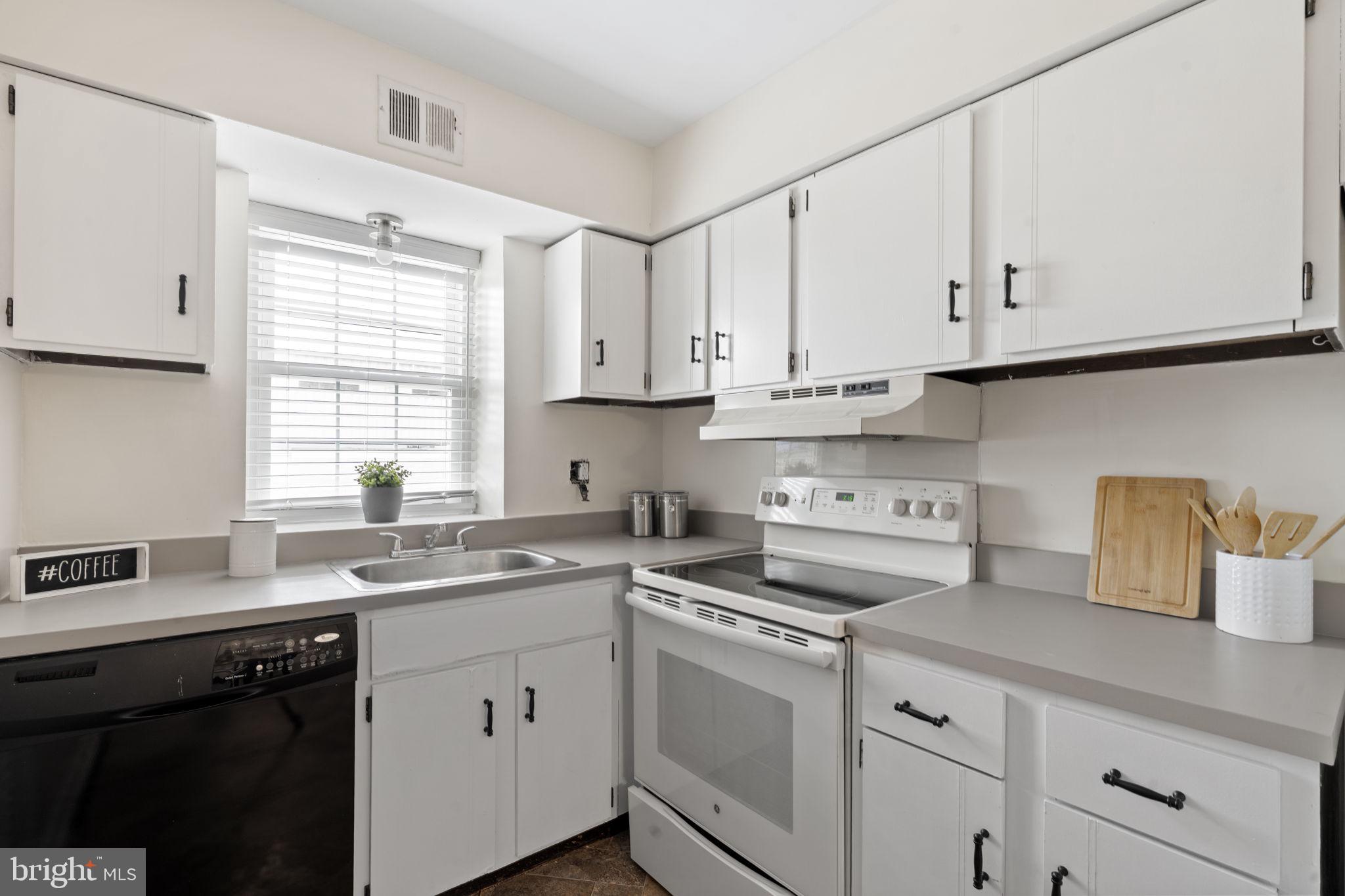 814 SOUTH AVENUE J6