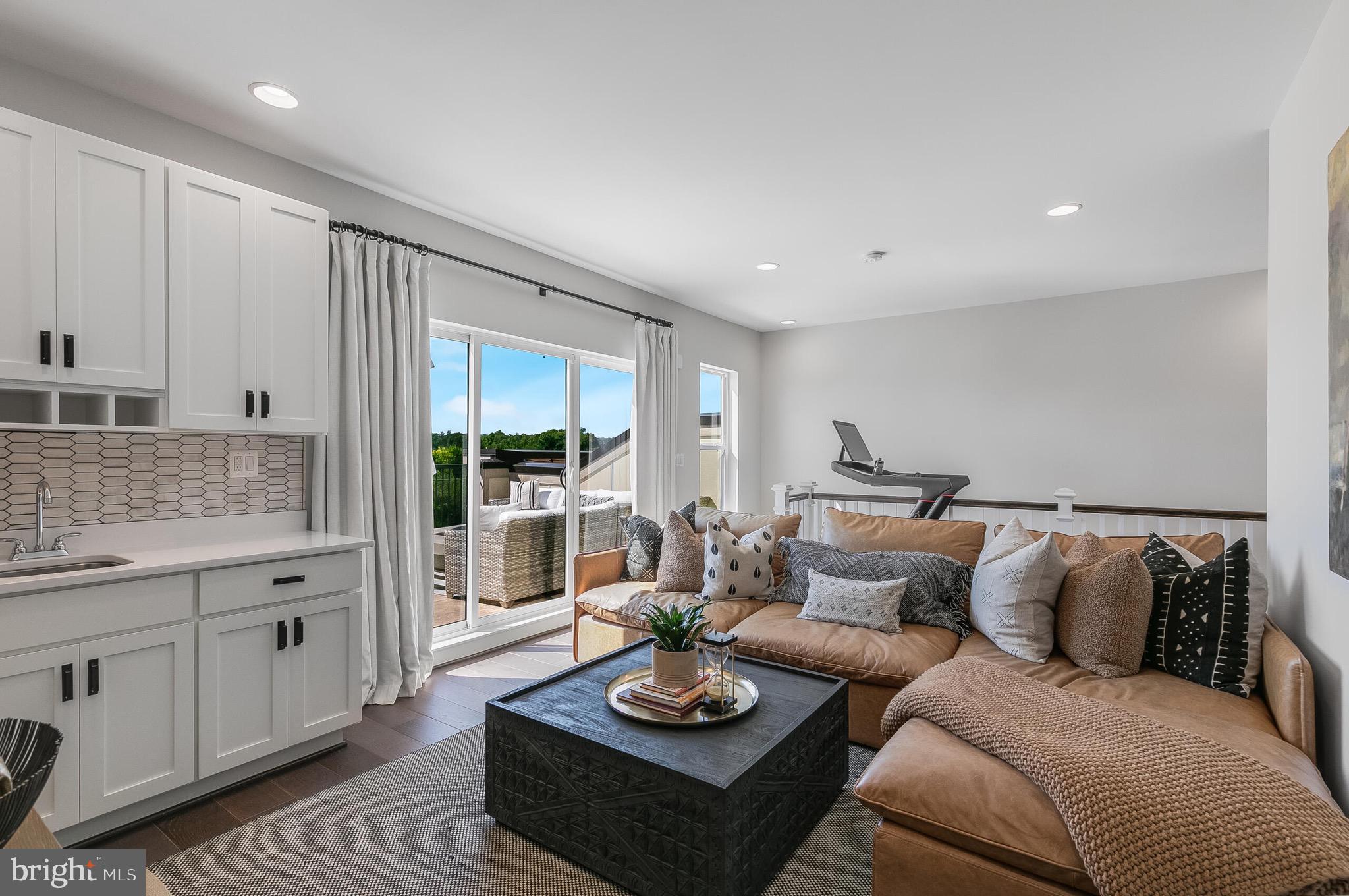 CRESCENT PLACE - Residential