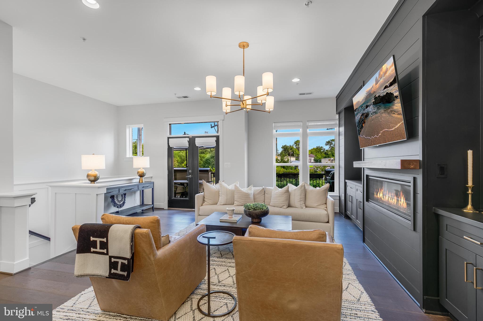 CRESCENT PLACE - Residential