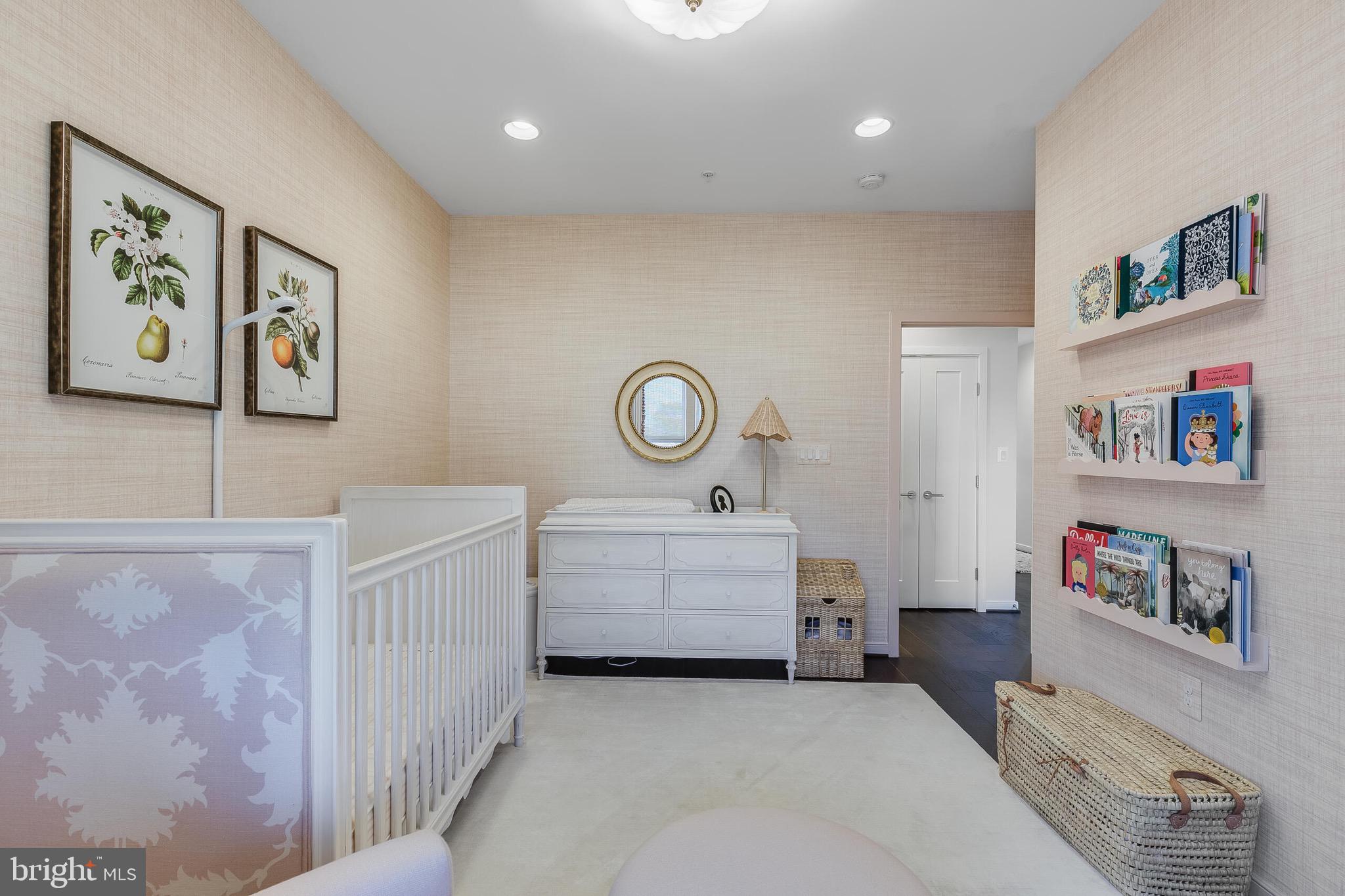 CRESCENT PLACE - Residential