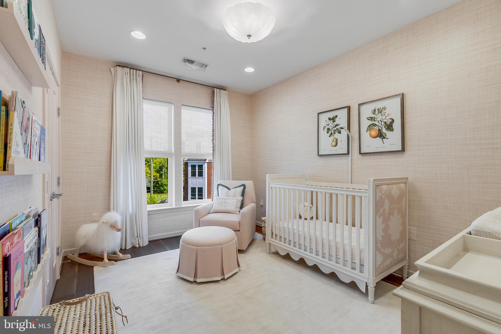 CRESCENT PLACE - Residential