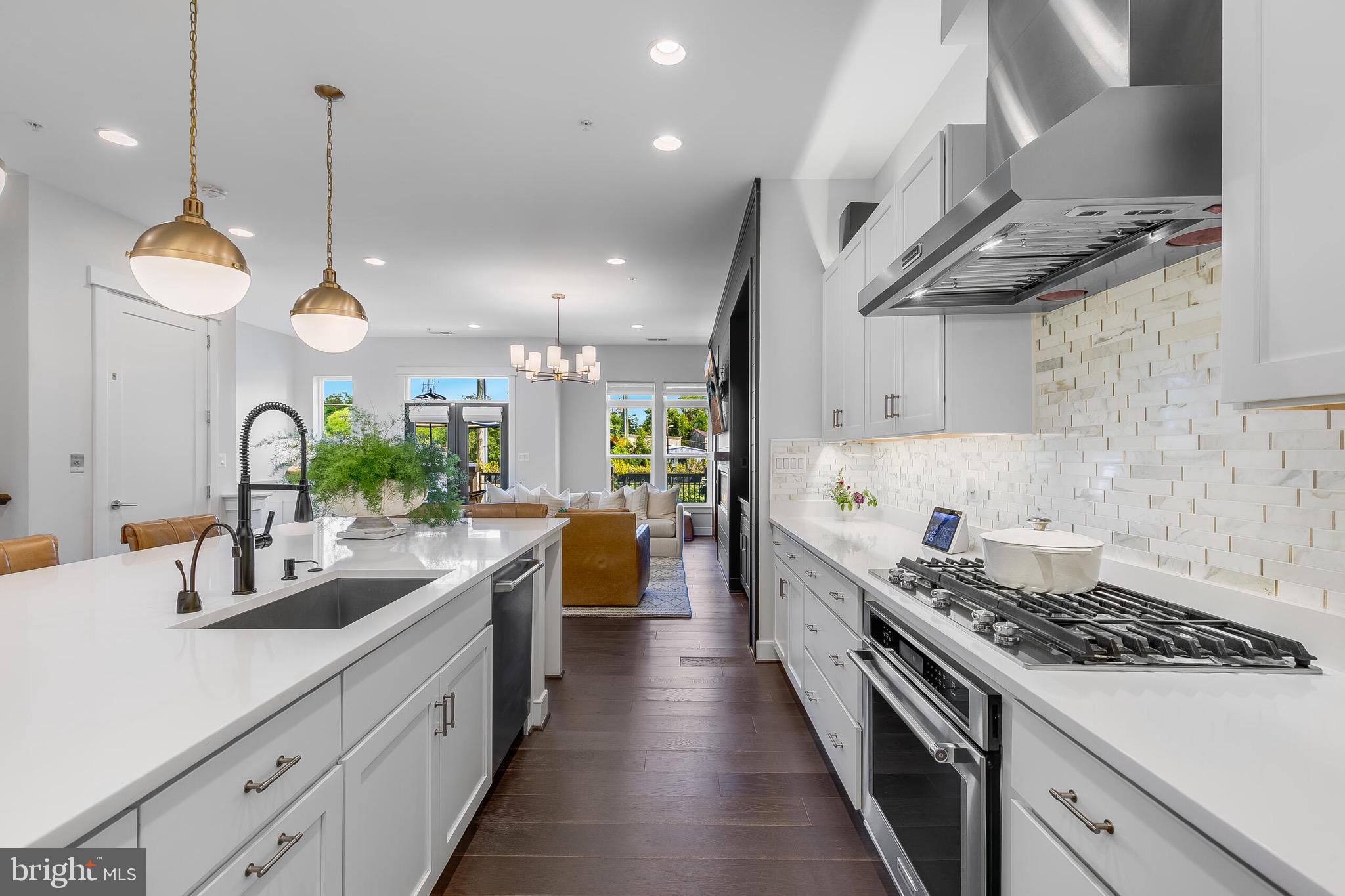 CRESCENT PLACE - Residential