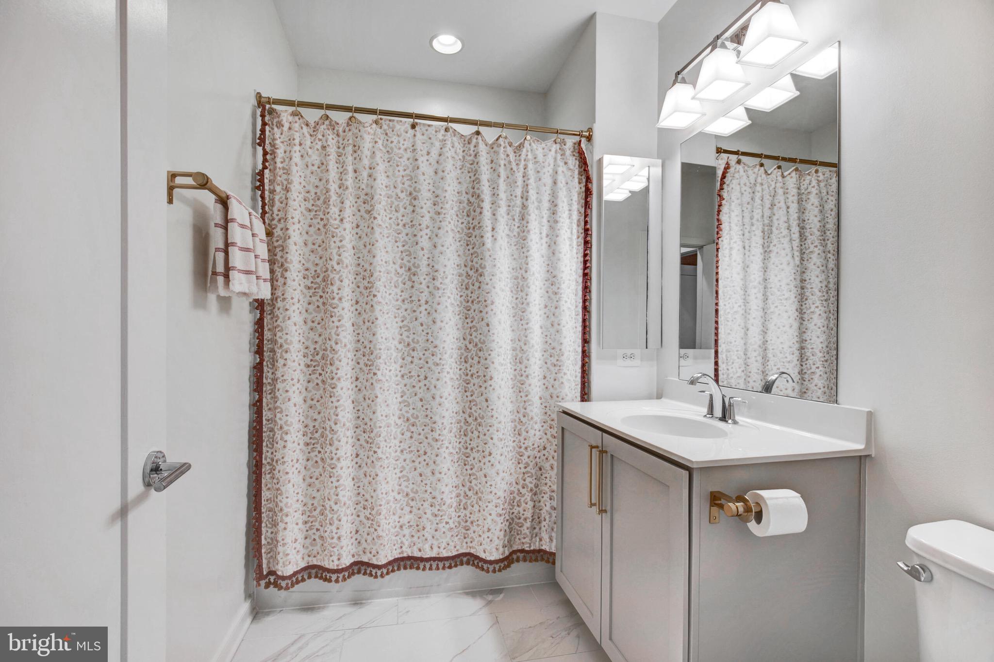 CRESCENT PLACE - Residential