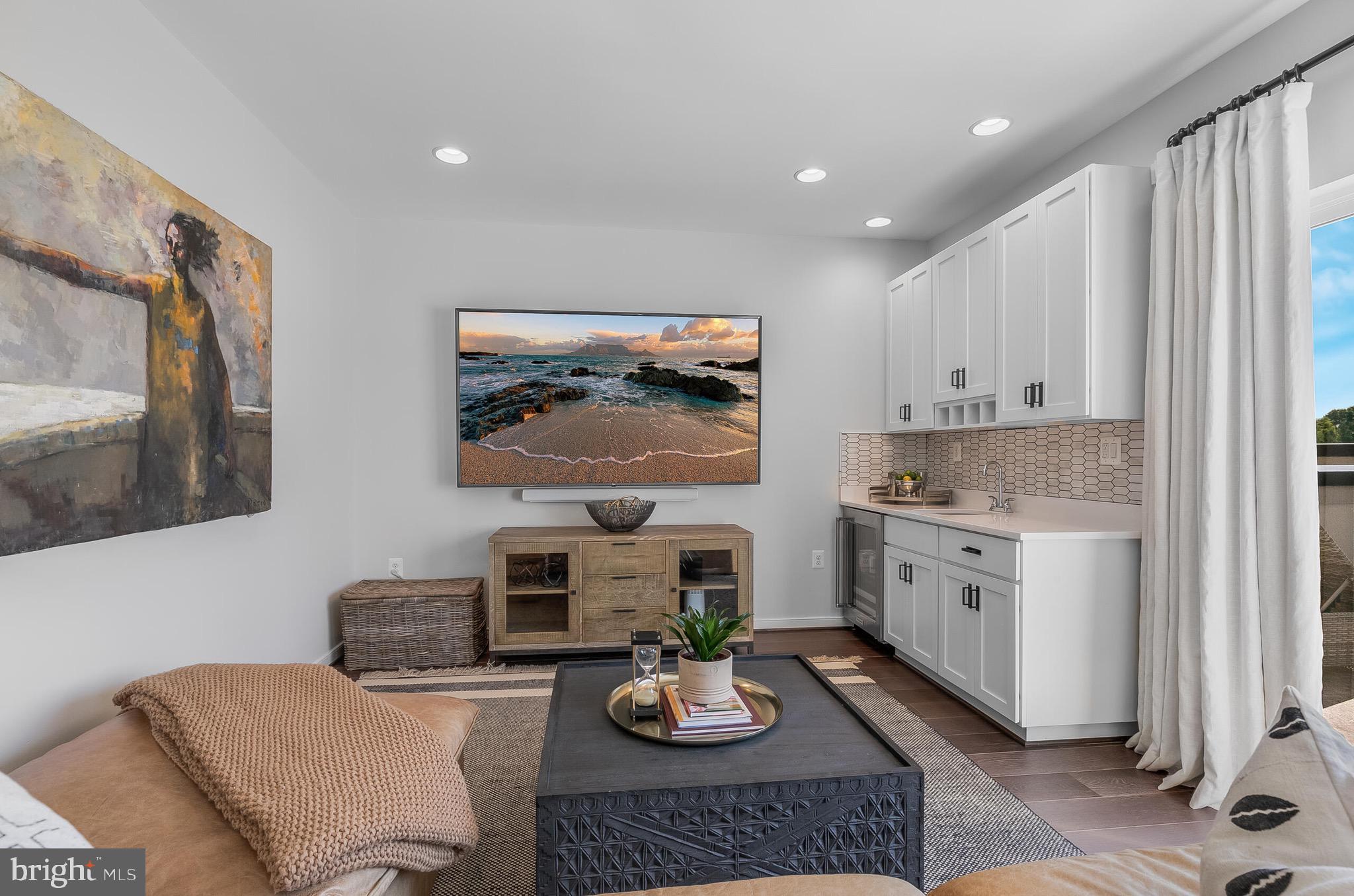 CRESCENT PLACE - Residential