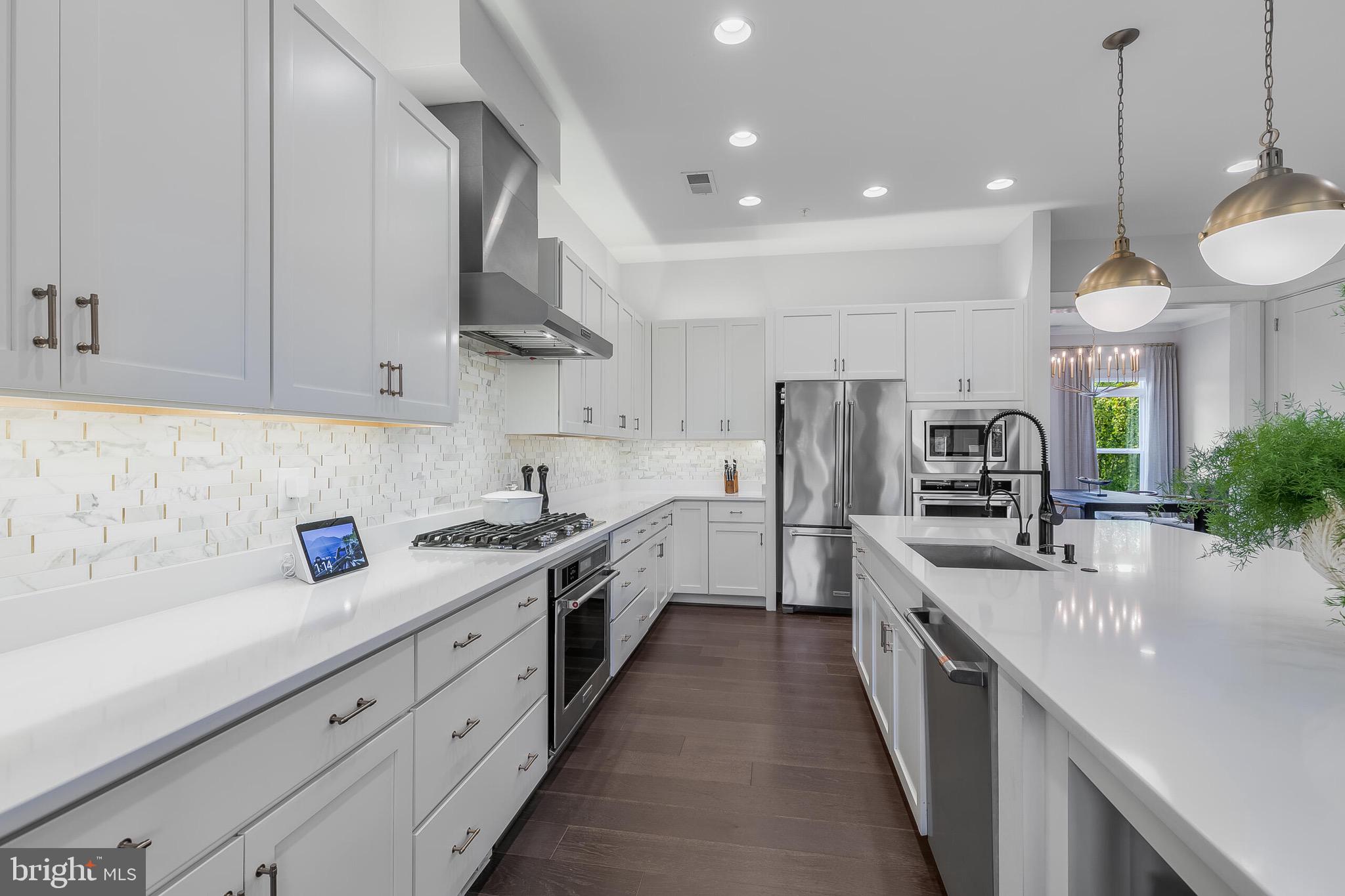 CRESCENT PLACE - Residential