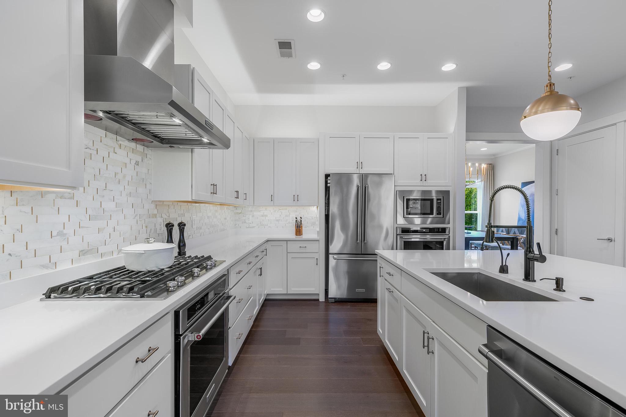 CRESCENT PLACE - Residential