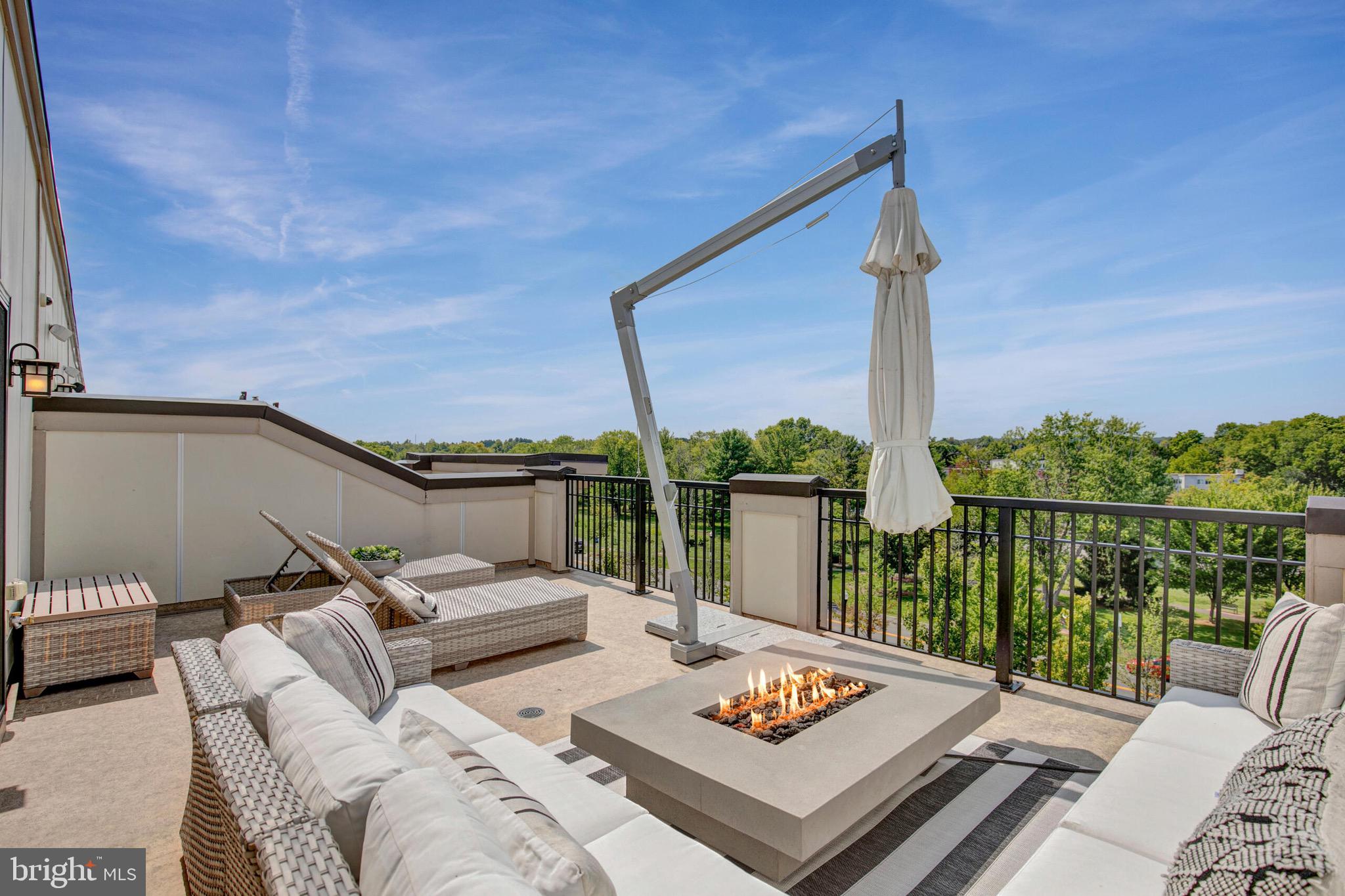 CRESCENT PLACE - Residential