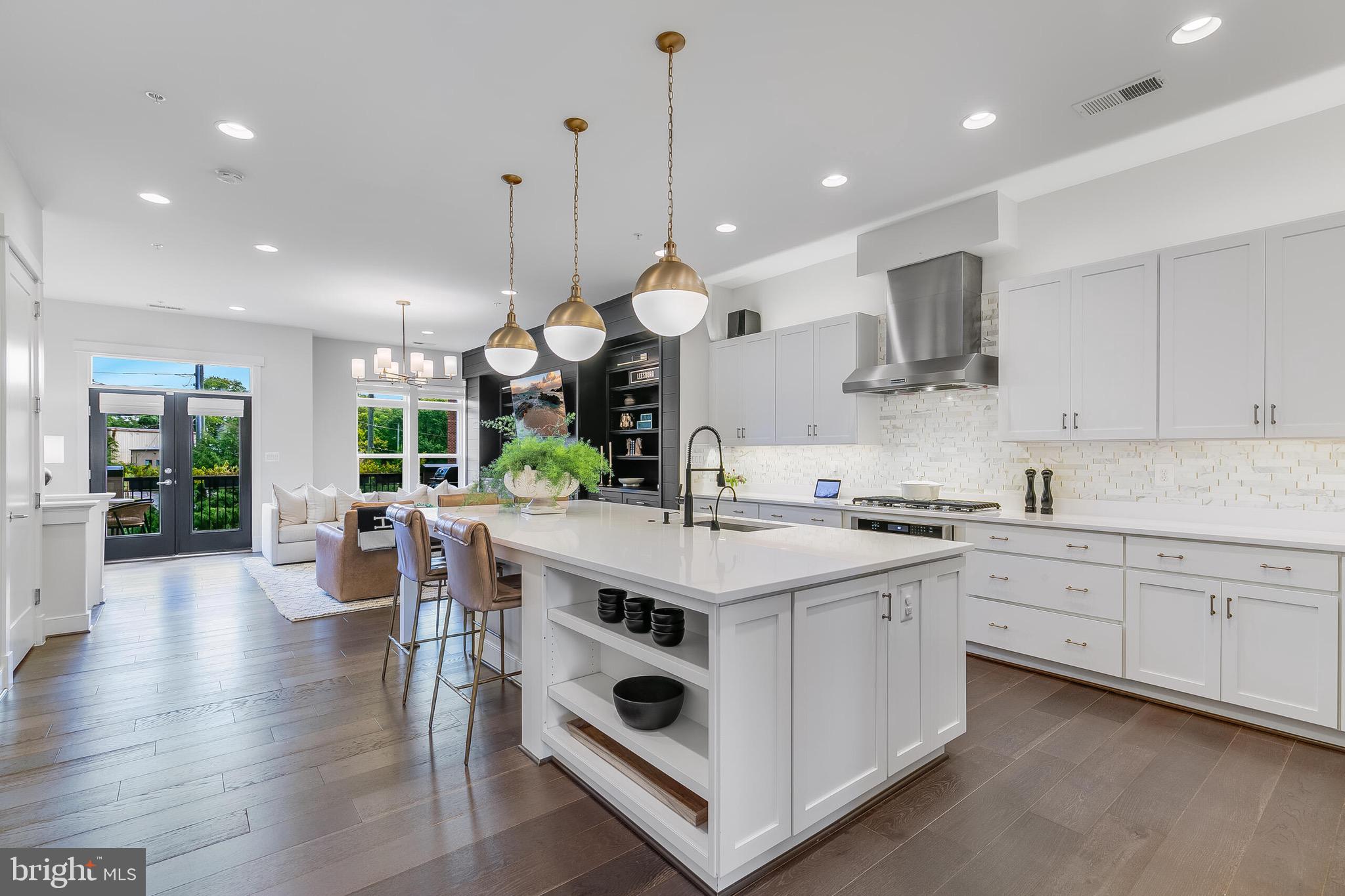 CRESCENT PLACE - Residential