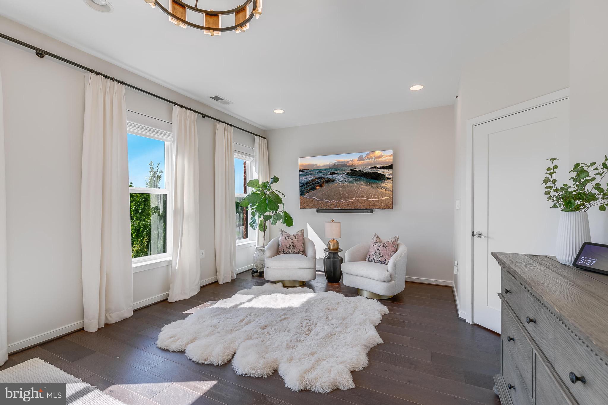 CRESCENT PLACE - Residential