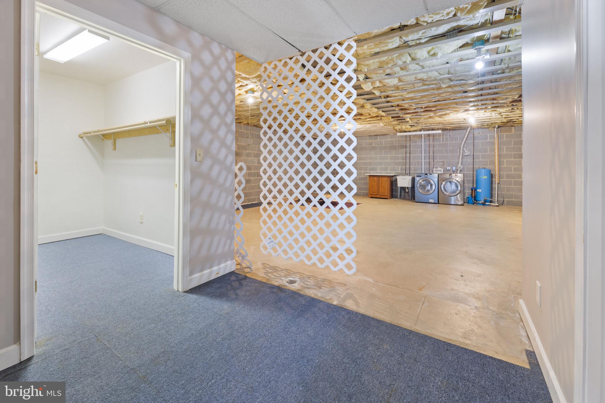 WHITESTONE ESTATES - Residential