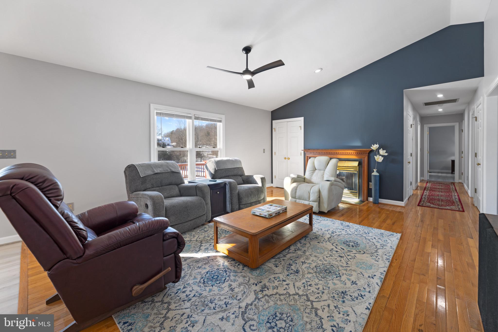 WHITESTONE ESTATES - Residential