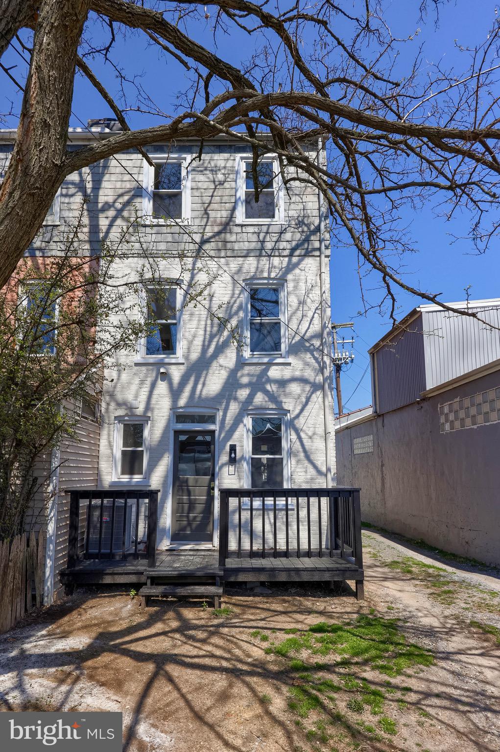 318 E LIBERTY STREET