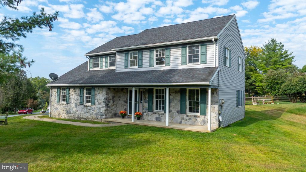 Photo of 1 Brookwood Drive, LITITZ, PA 17543 (MLS # PALA2076242)