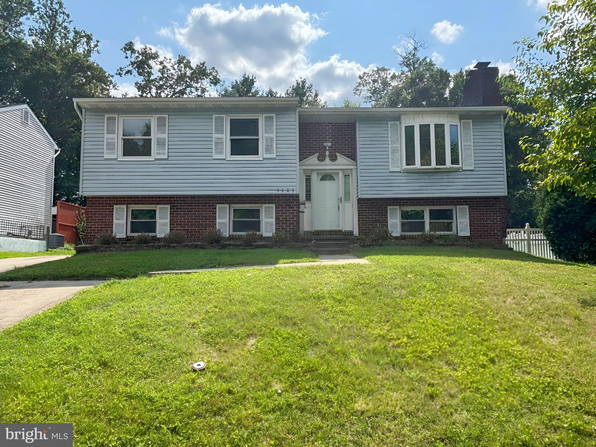 Great home in Nottingham just hit the market. This home features over 2100 sf of living space with five bedrooms and three full baths. The main level features an open floor plan and huge master bedroom! Finished basement leads to outdoor pool. Located close to major routes, retail and dining.