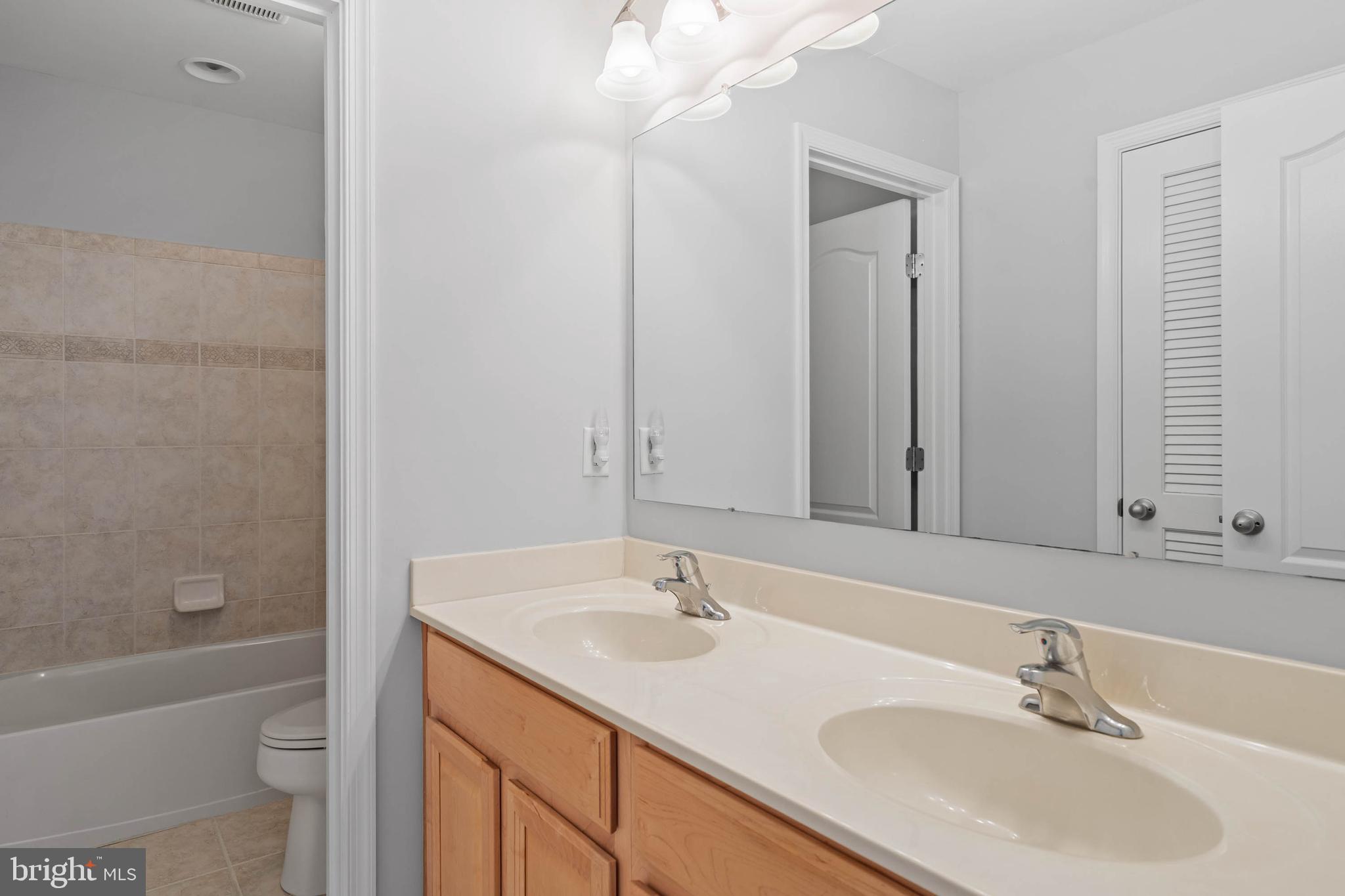 ASHLEY MANOR - Residential