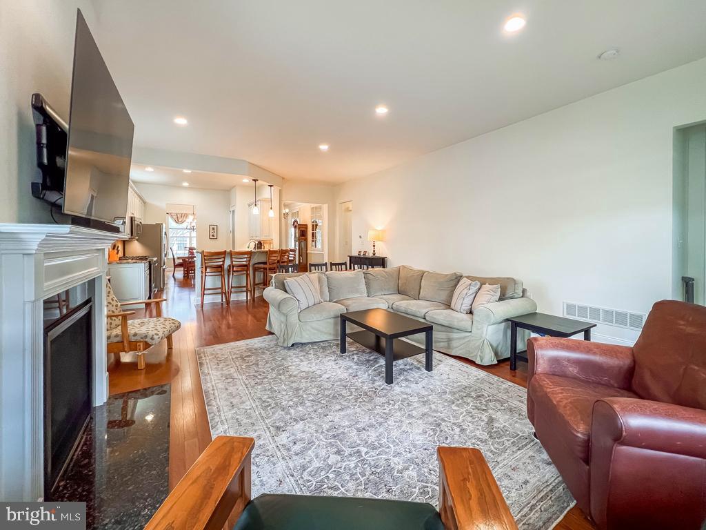 REGENCY AT YARDLEY - Residential