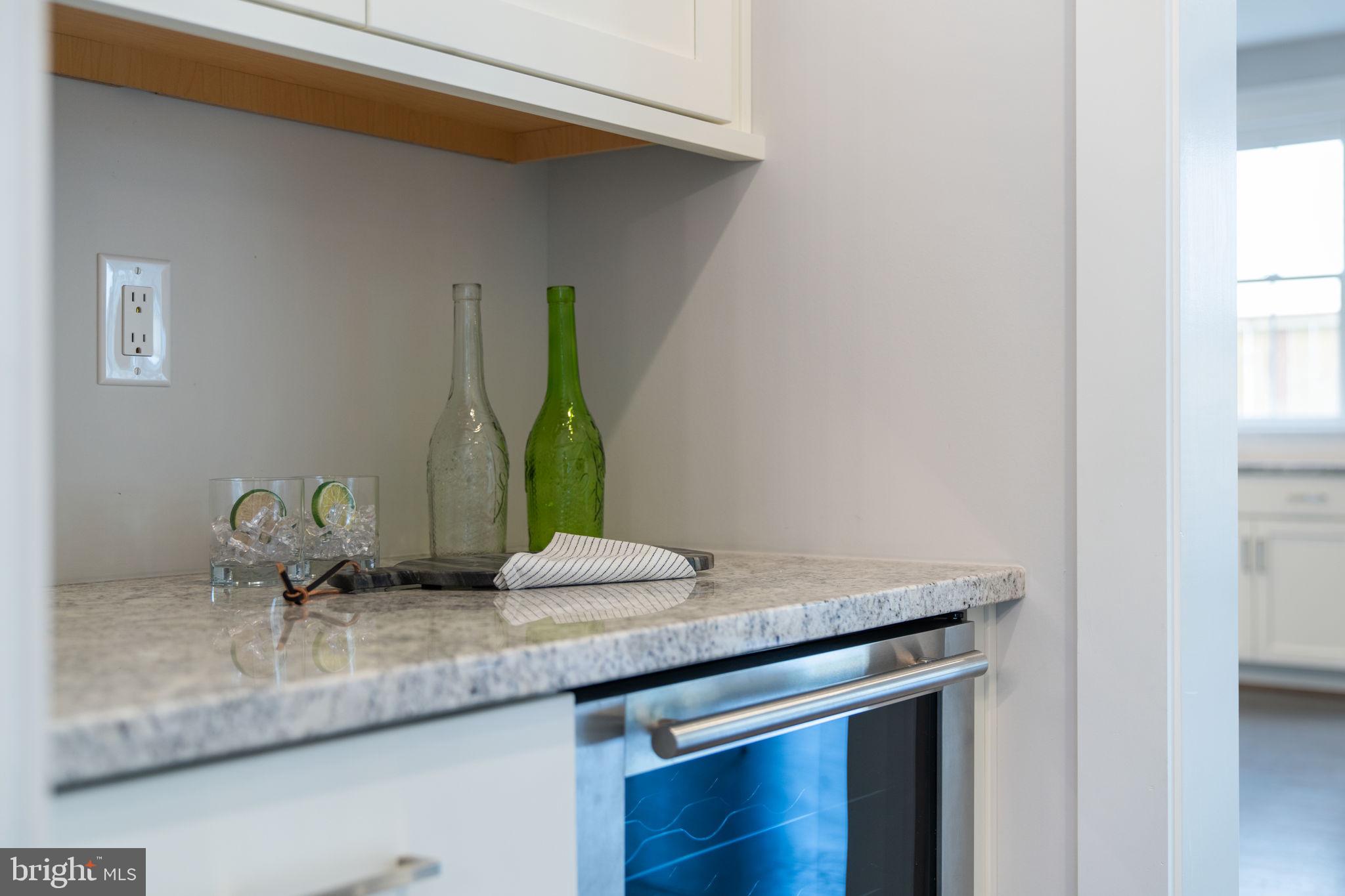 HIGHVIEW TERRACE - Residential Lease