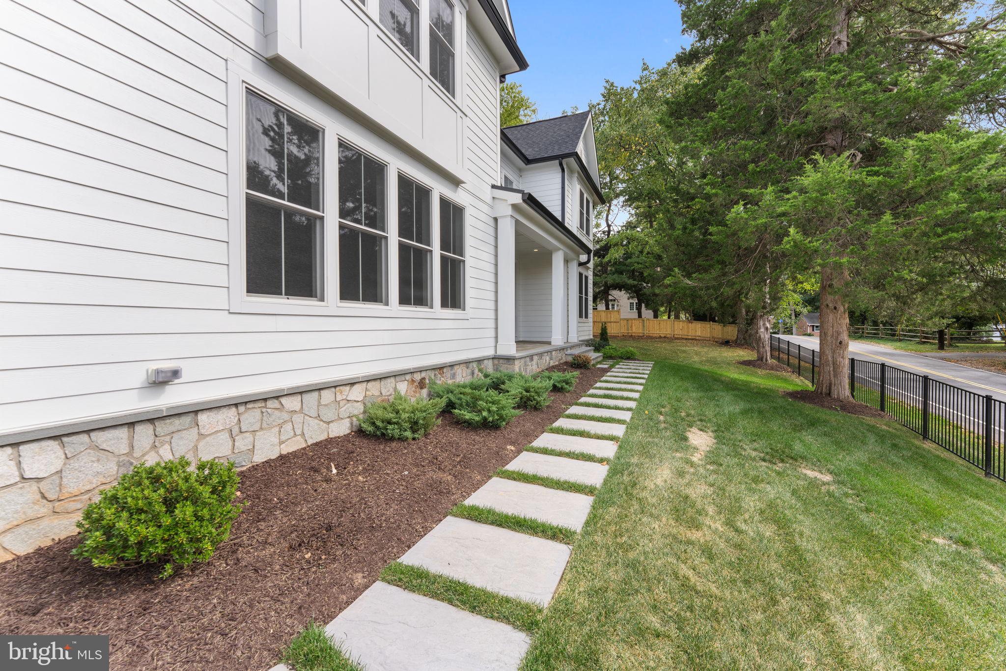 HIGHVIEW TERRACE - Residential Lease