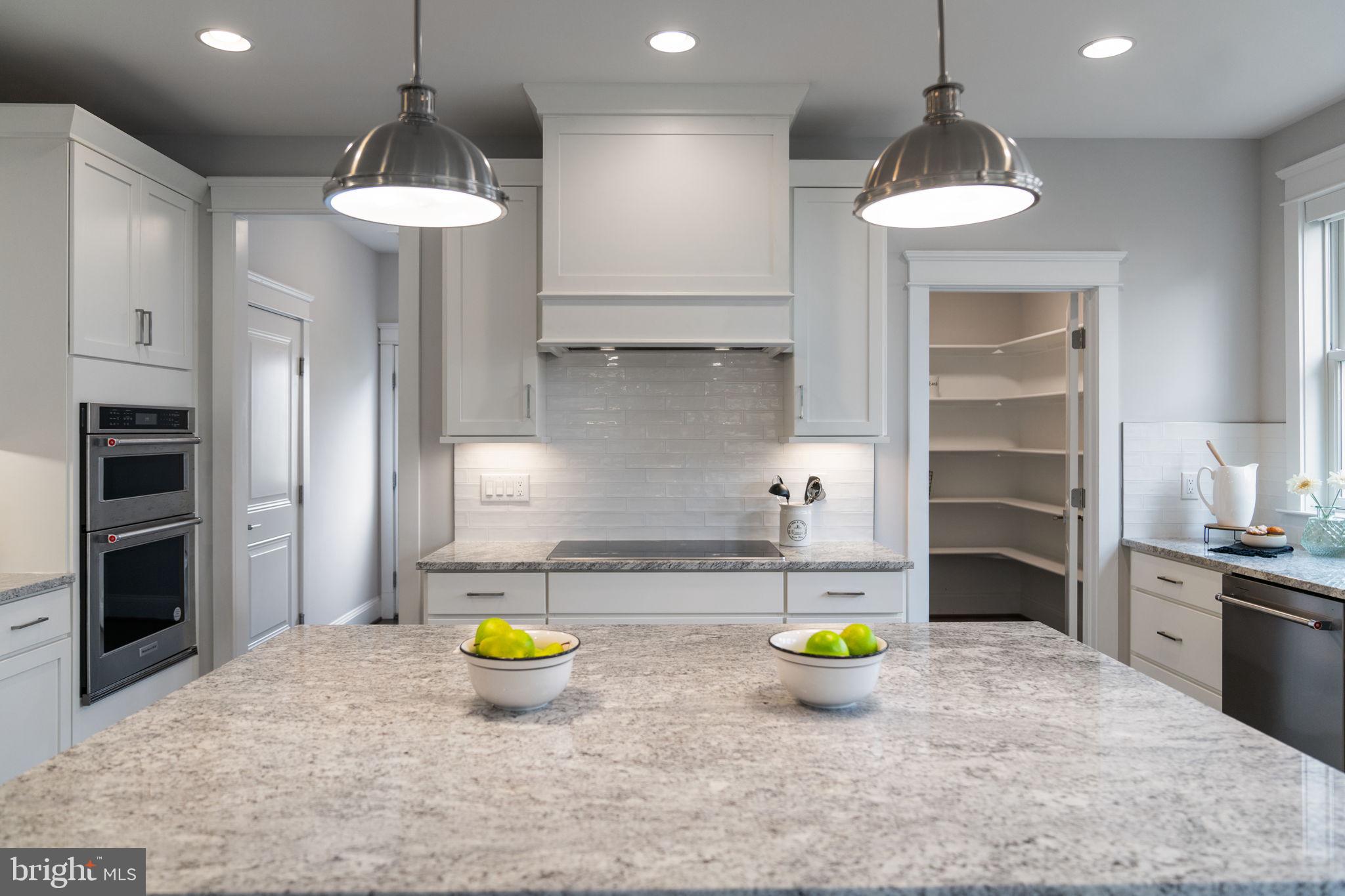 HIGHVIEW TERRACE - Residential Lease