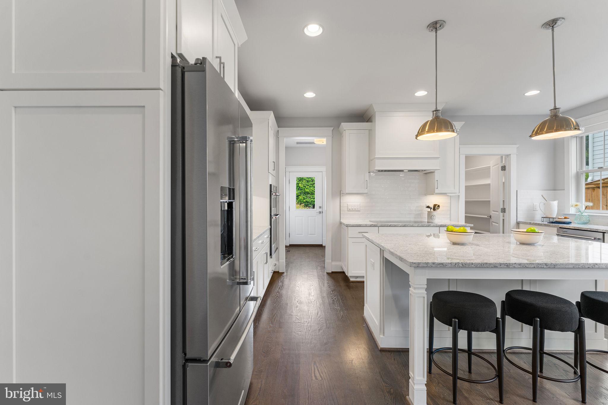 HIGHVIEW TERRACE - Residential Lease