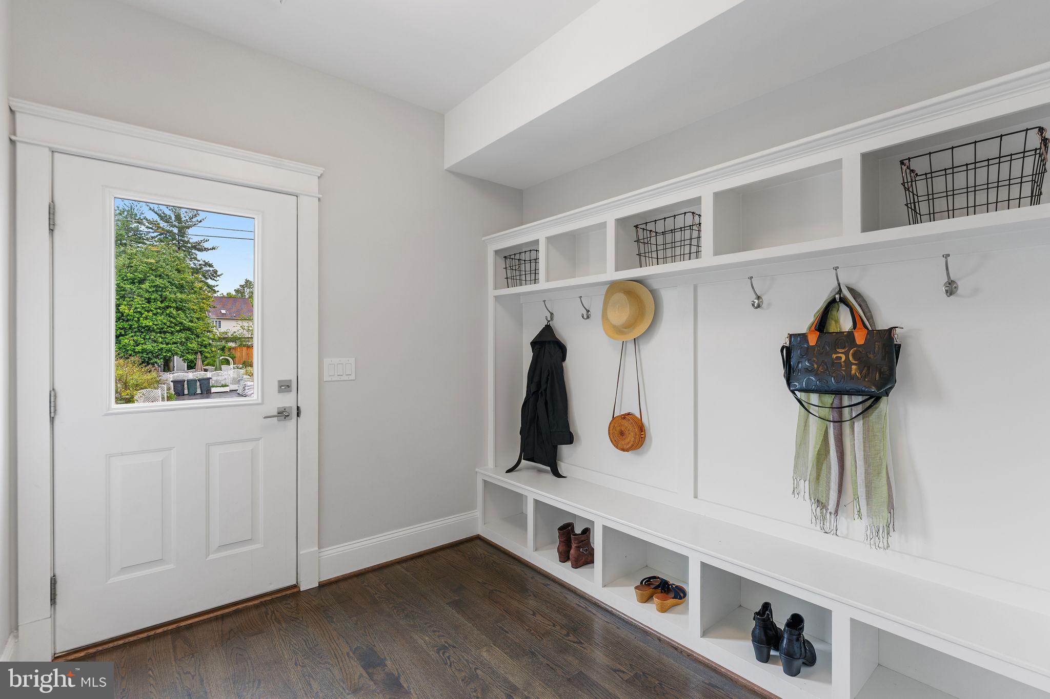 HIGHVIEW TERRACE - Residential Lease