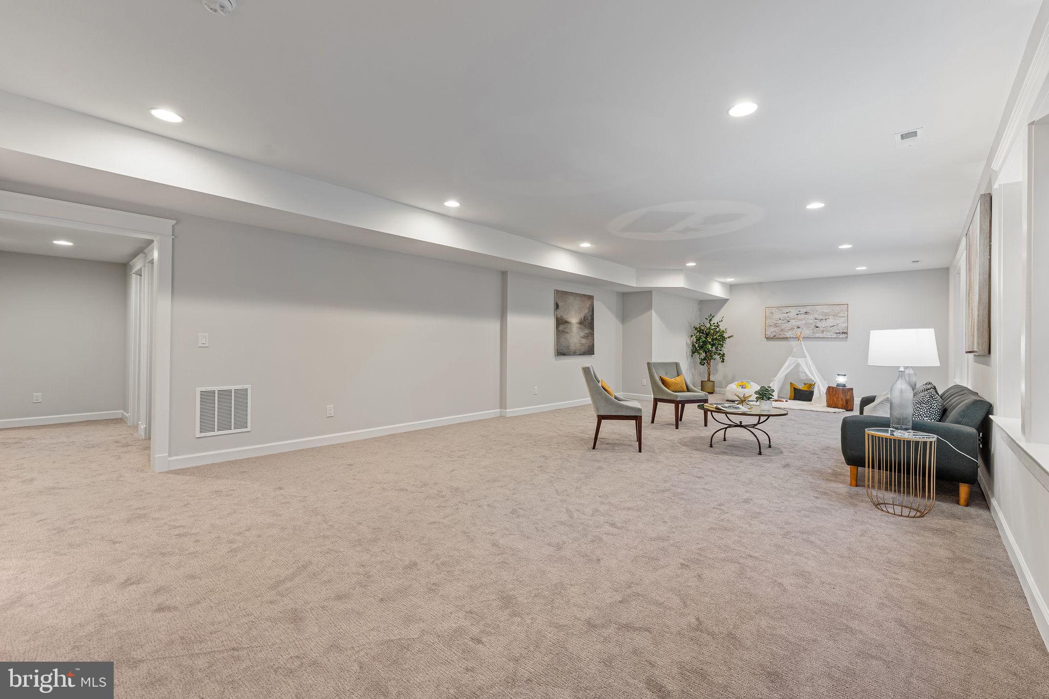 HIGHVIEW TERRACE - Residential Lease