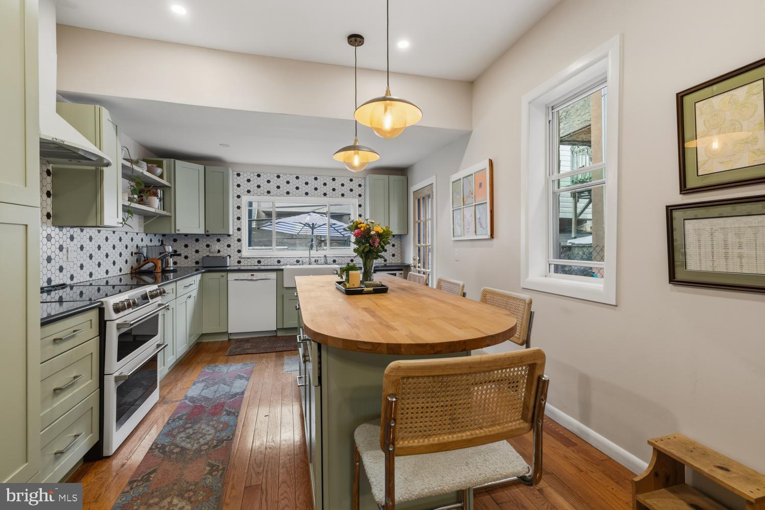 GIRARD ESTATES - Residential