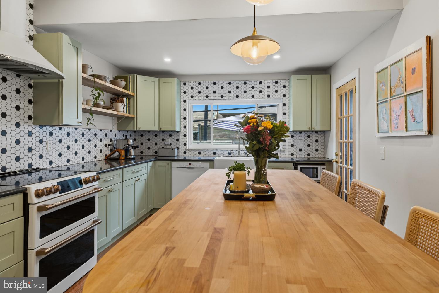 GIRARD ESTATES - Residential