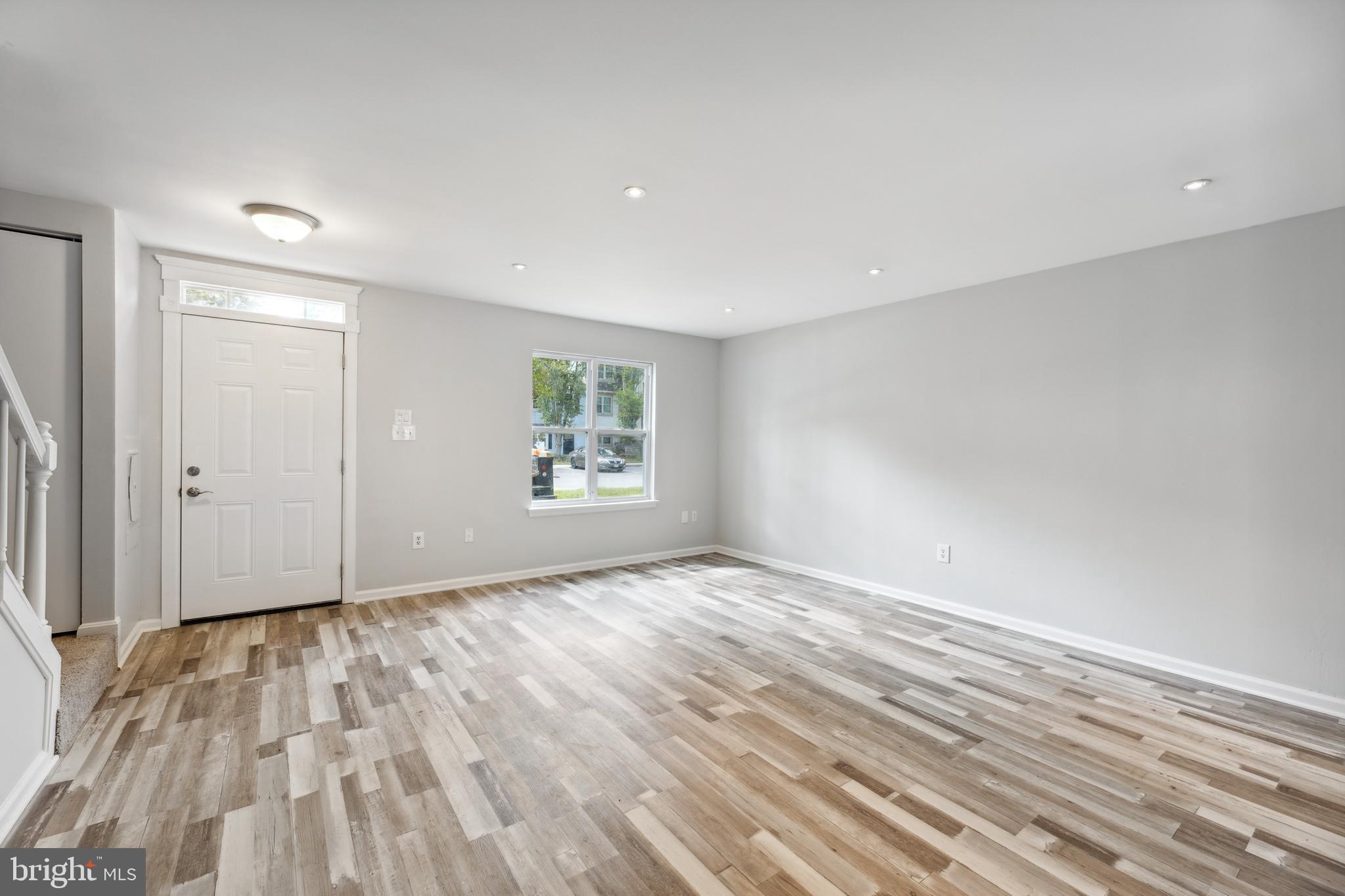 RIVERSIDE RUN - Residential