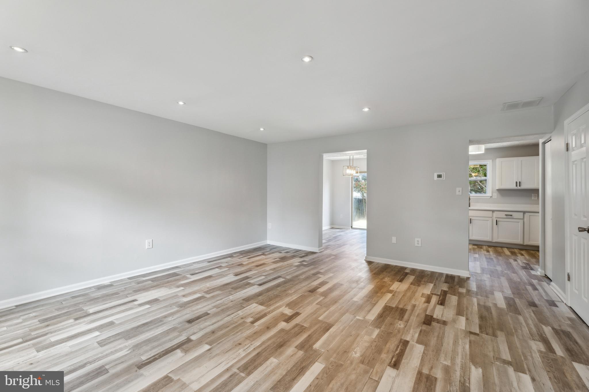 RIVERSIDE RUN - Residential