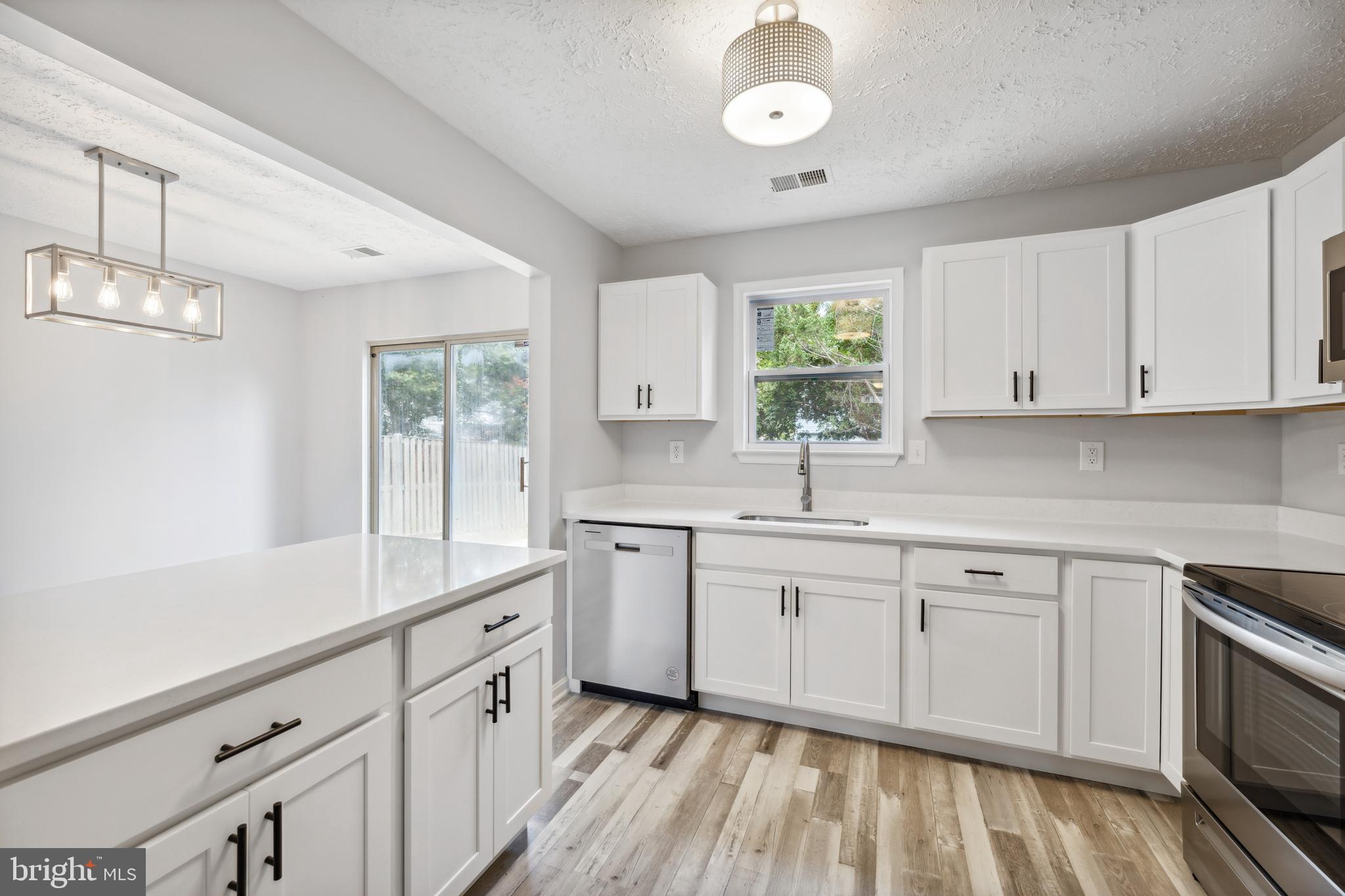 RIVERSIDE RUN - Residential