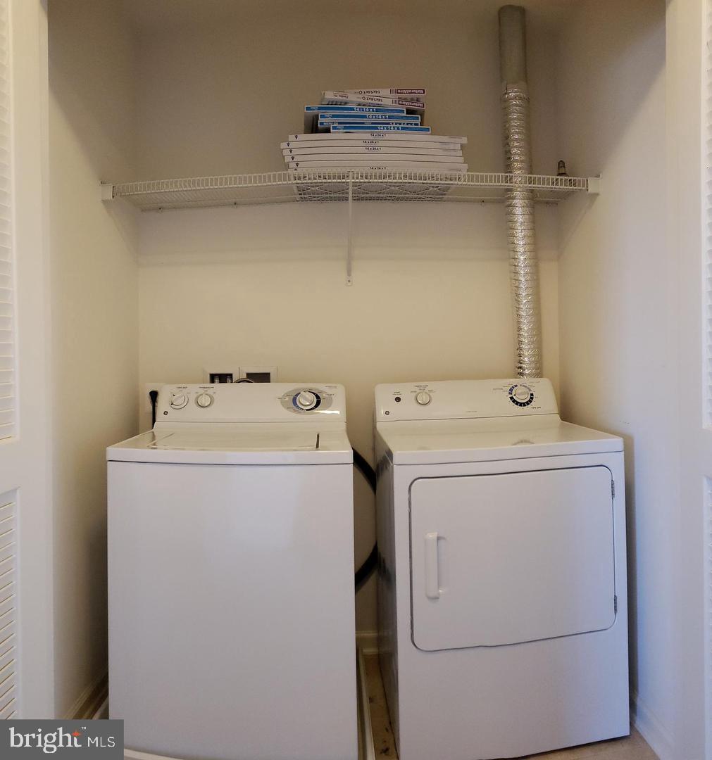 CENTREVILLE CROSSING - Residential Lease