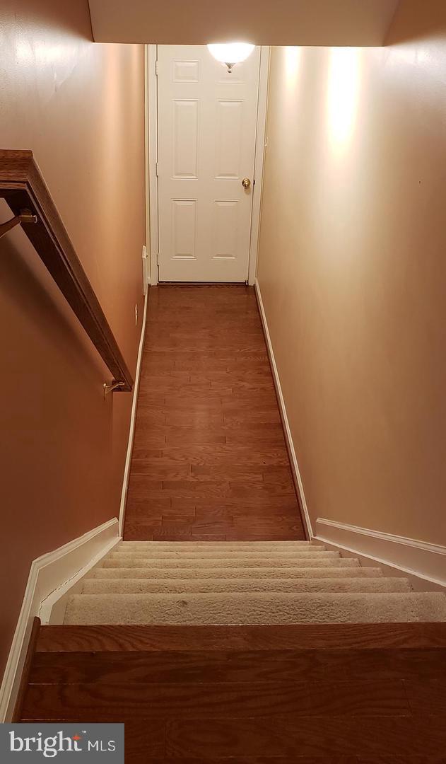 CENTREVILLE CROSSING - Residential Lease