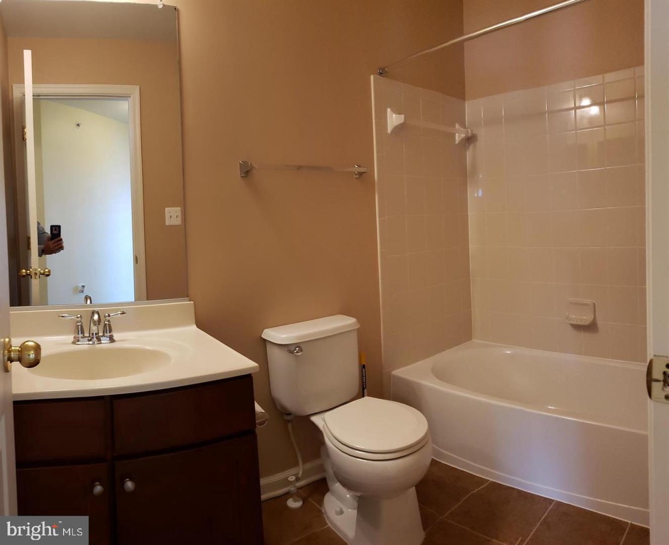 CENTREVILLE CROSSING - Residential Lease