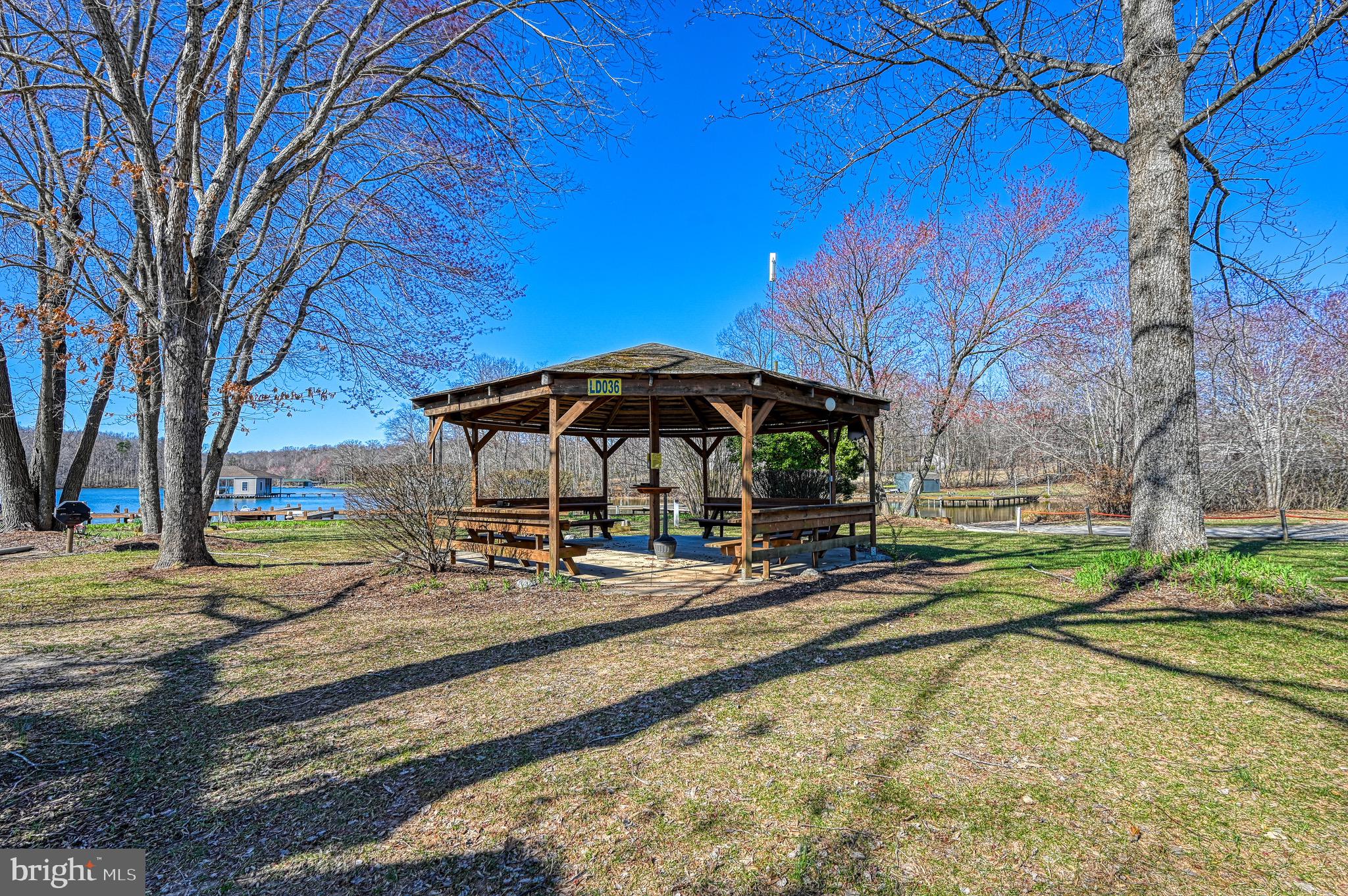 OVERTON FORK - Residential