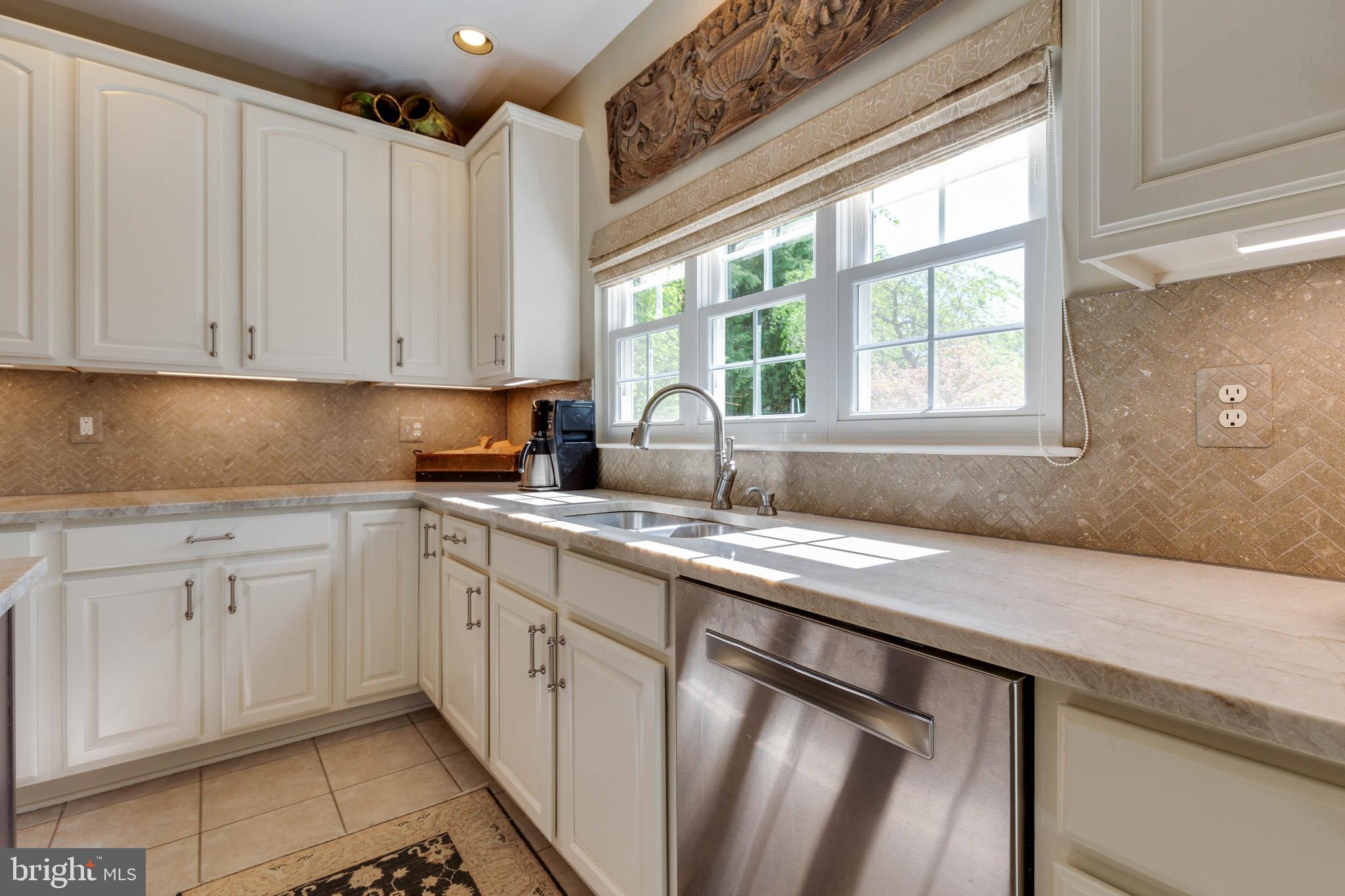 ASHBURN VILLAGE - Residential