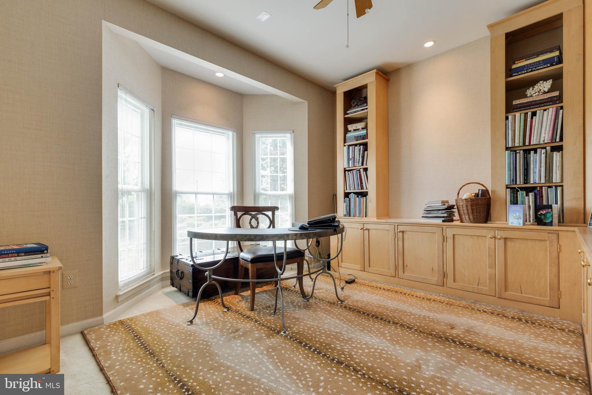 ASHBURN VILLAGE - Residential