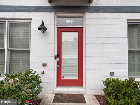 918 PETE JONES WAY ALEXANDRIA VA 22314