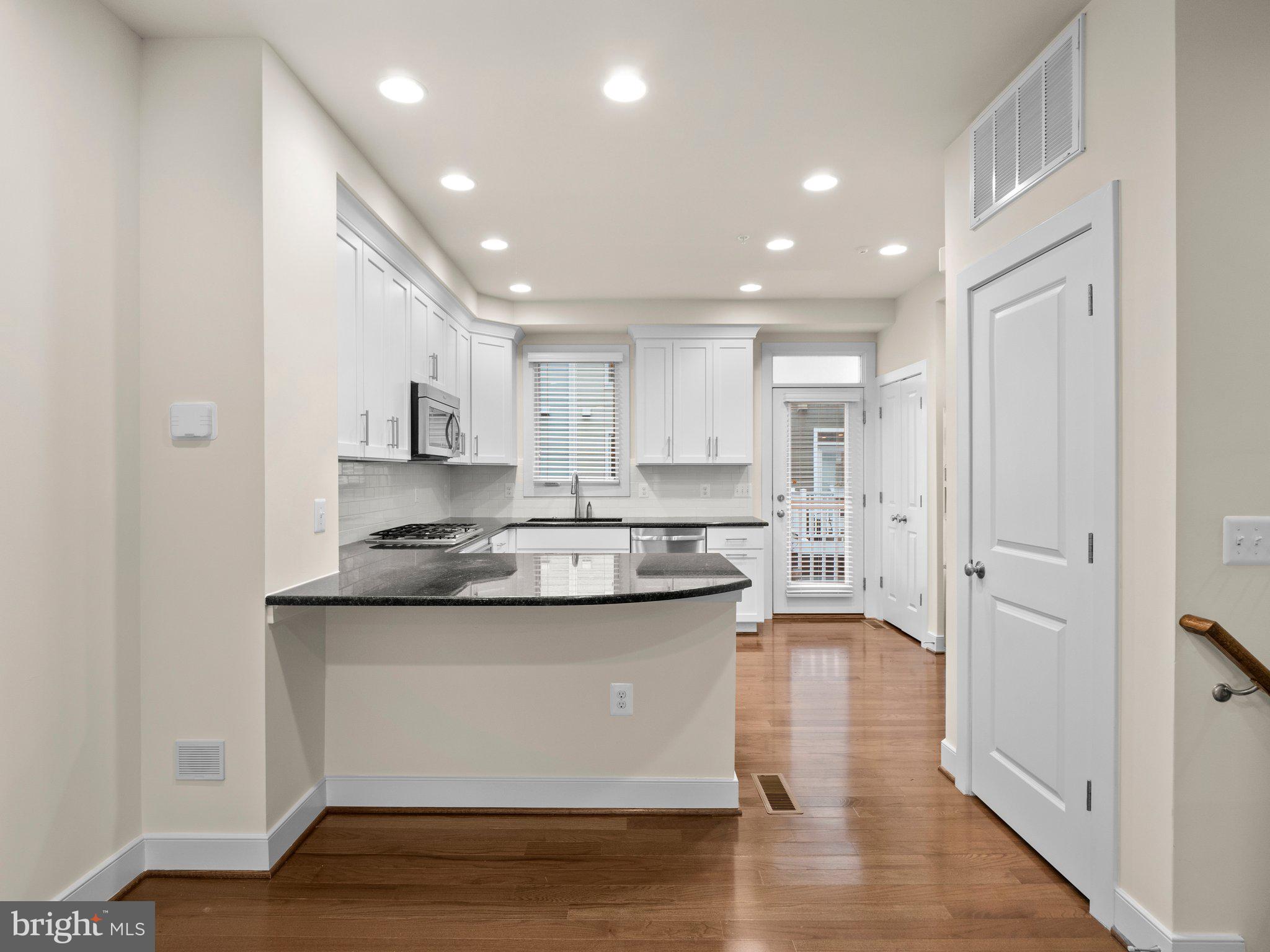 OLD TOWN COMMONS - Residential