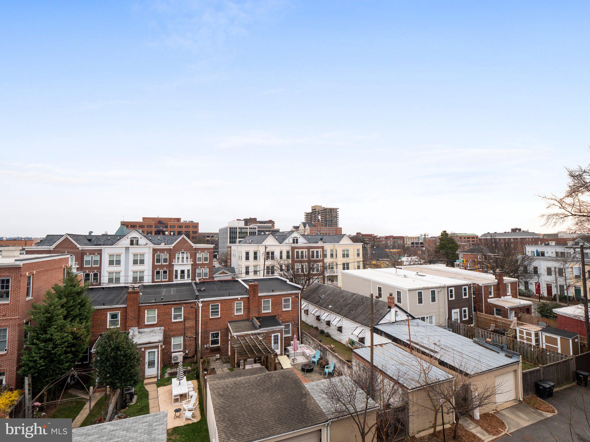 OLD TOWN COMMONS - Residential