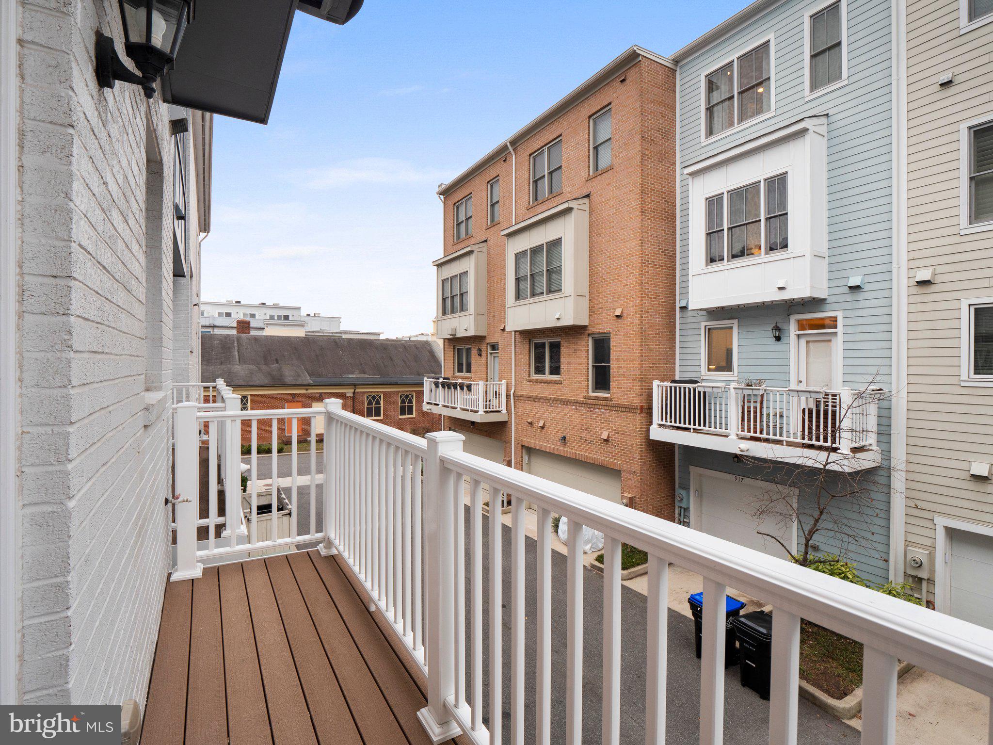 OLD TOWN COMMONS - Residential