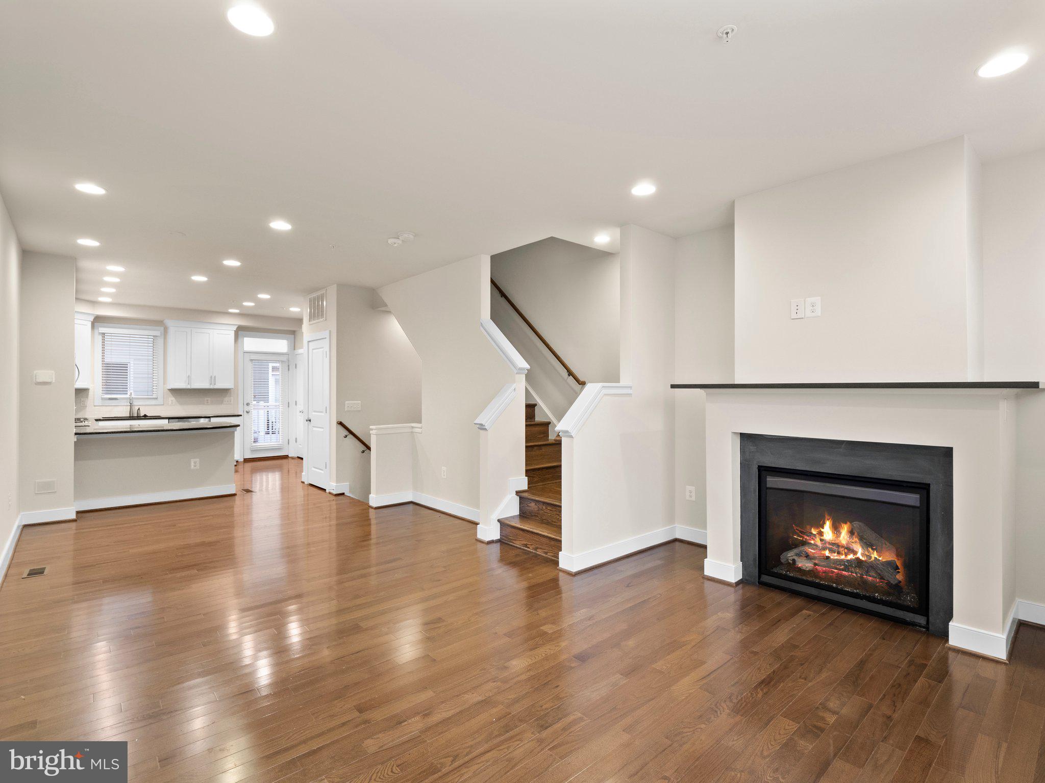 OLD TOWN COMMONS - Residential